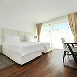 Demar & Dependance Bed & Breakfast 4*
