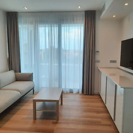 ベッド・アンド・ブレックファスト Demar & Dependance