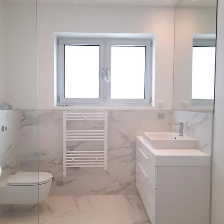 לינה וארוחת בוקר Demar & Dependance