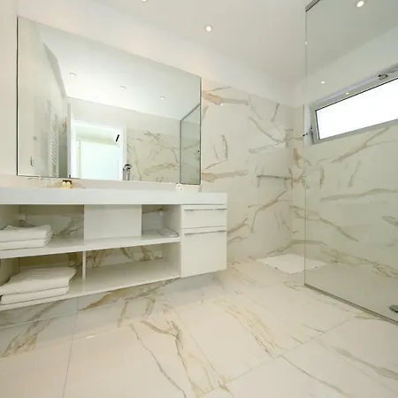 לינה וארוחת בוקר Demar & Dependance