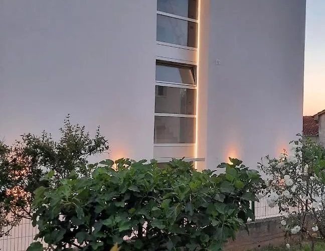 Bed & Breakfast Demar & Dependance 4*